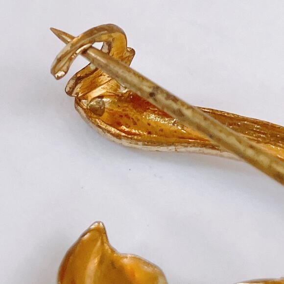 Vintage 1940s Brooch Wishbone Floral Rhinestone Enamel Mid Century Gold Tone Pin - Picture 10 of 10